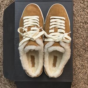 Tan Suede Sneakers with Faux Fur size 6.5 It’s brand New!